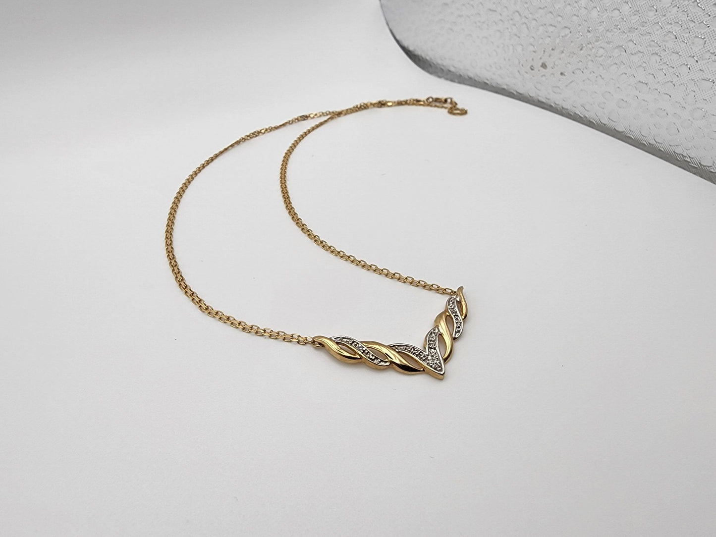 10k Yellow Gold and Diamond Necklace with beautiful Chain