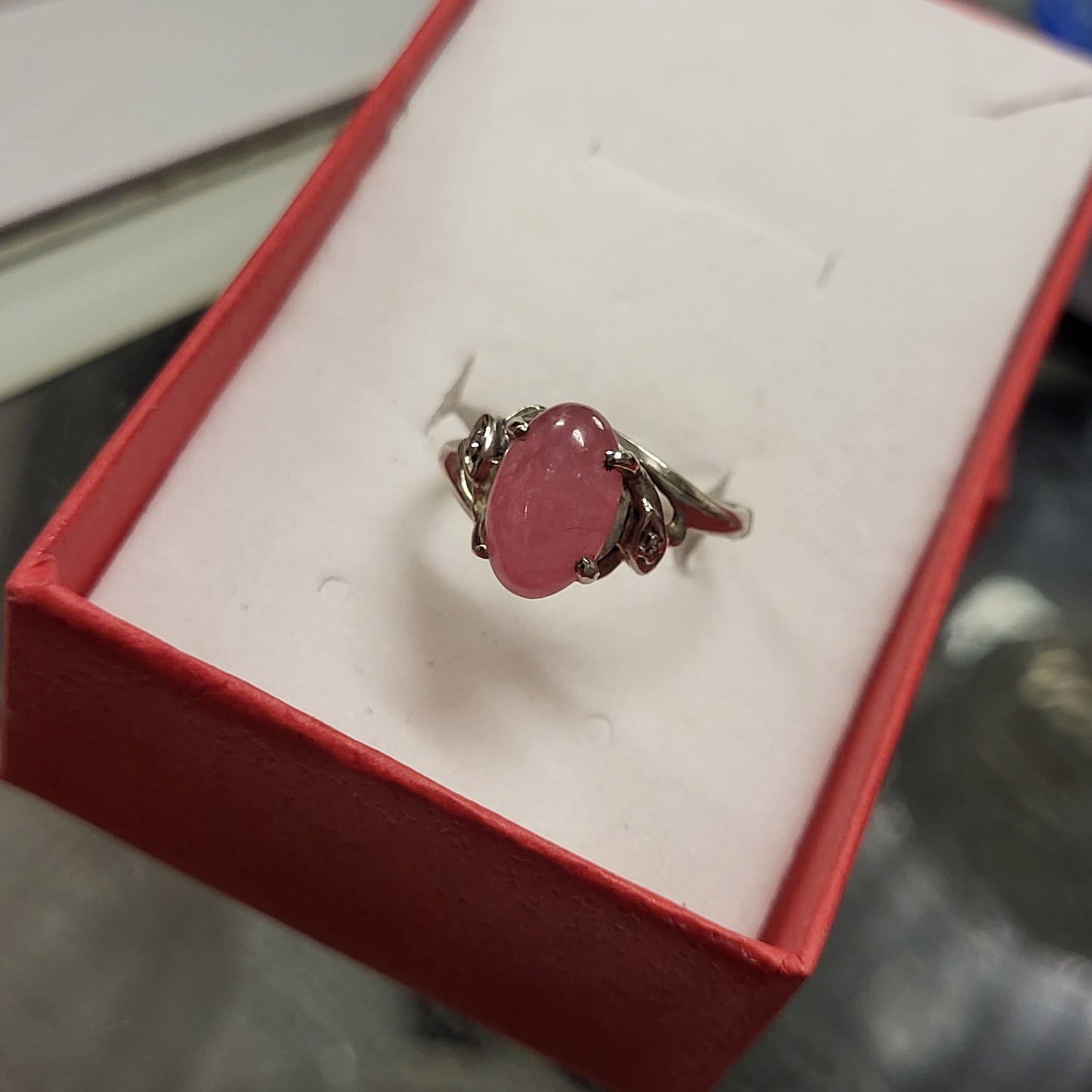 10K White Gold Ring with Pink Quarts Gemstone OFAKC