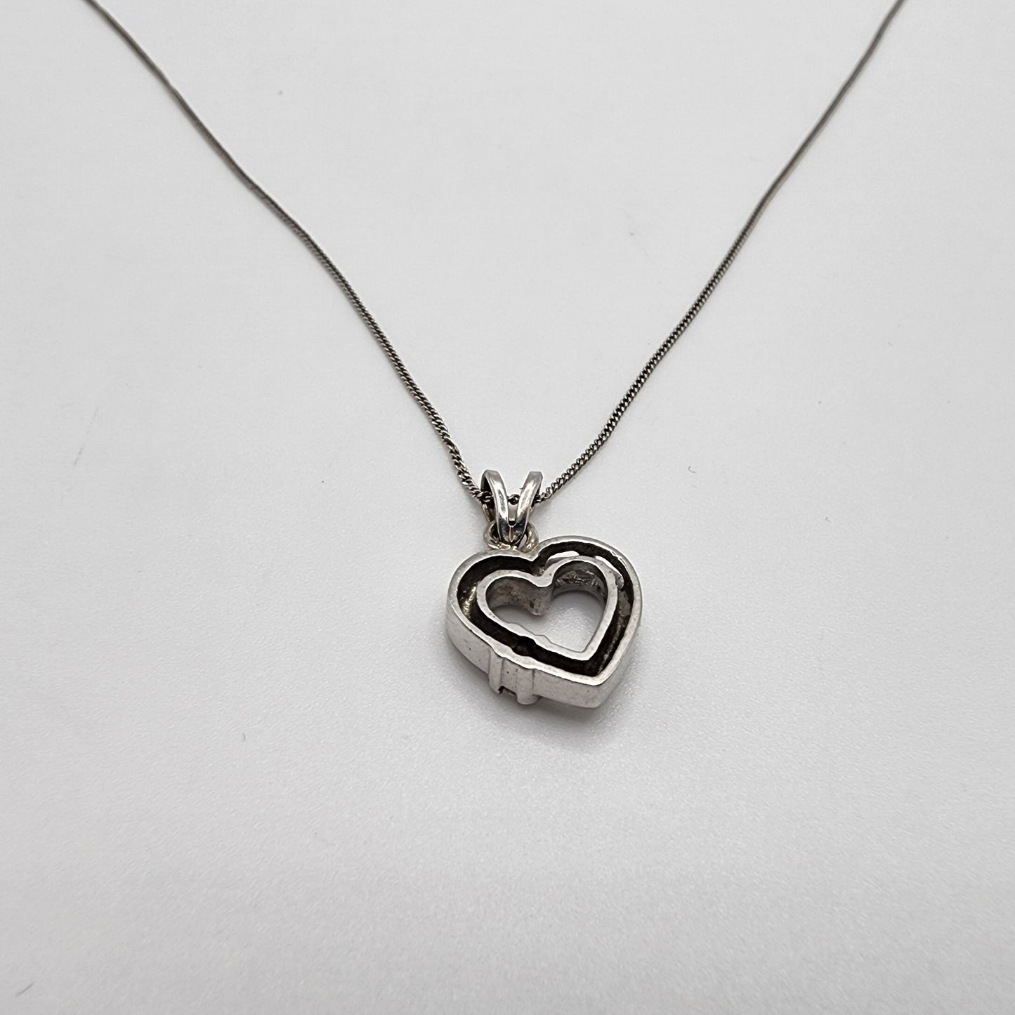 10k White Gold Diamond Heart Pendant Necklace