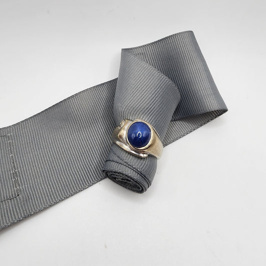 10k White Gold Star Sapphire Ring