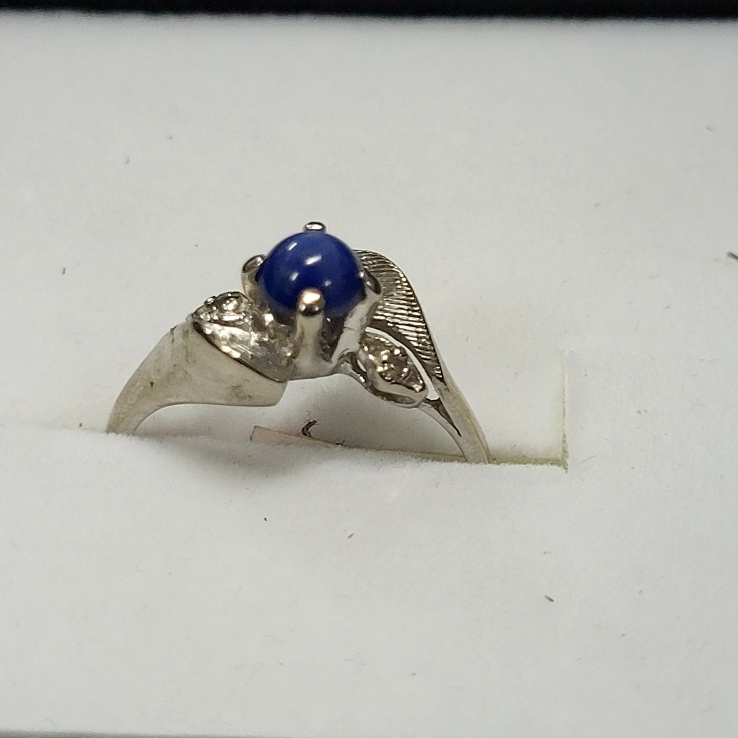 14K White Gold Ring with Star Sapphire Gemstone and Diamonds