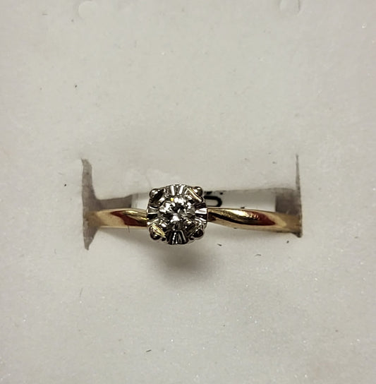 14K Yellow Gold Ring with Diamond