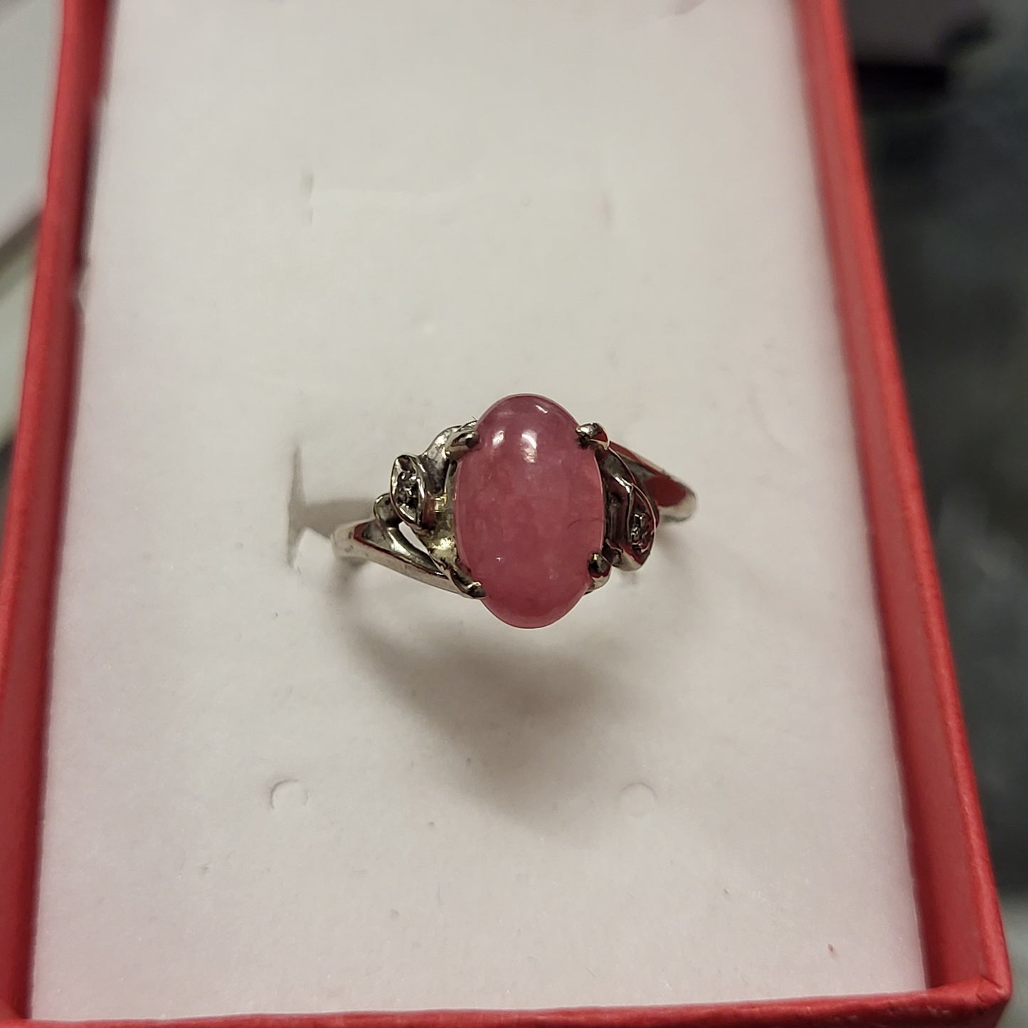 10K White Gold Ring with Pink Quarts Gemstone OFAKC