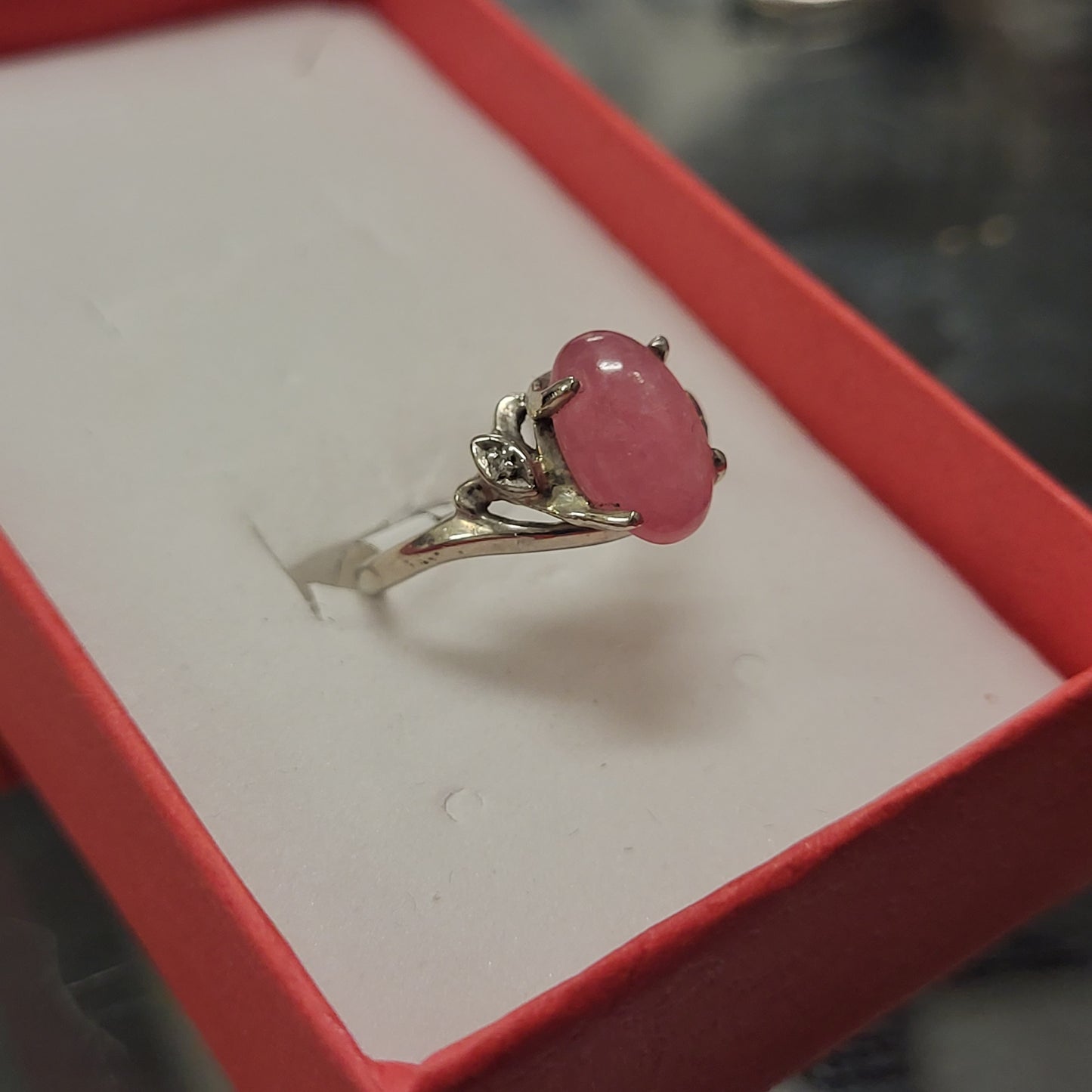 10K White Gold Ring with Pink Quarts Gemstone OFAKC