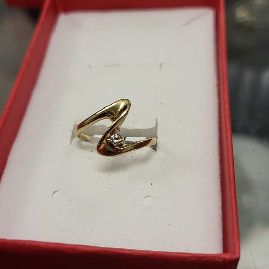 14K Yellow Gold Ring with Diamond