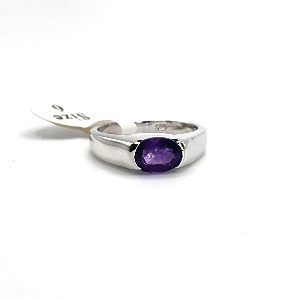 Sterling Silver Ring with Amethyst Gemstone