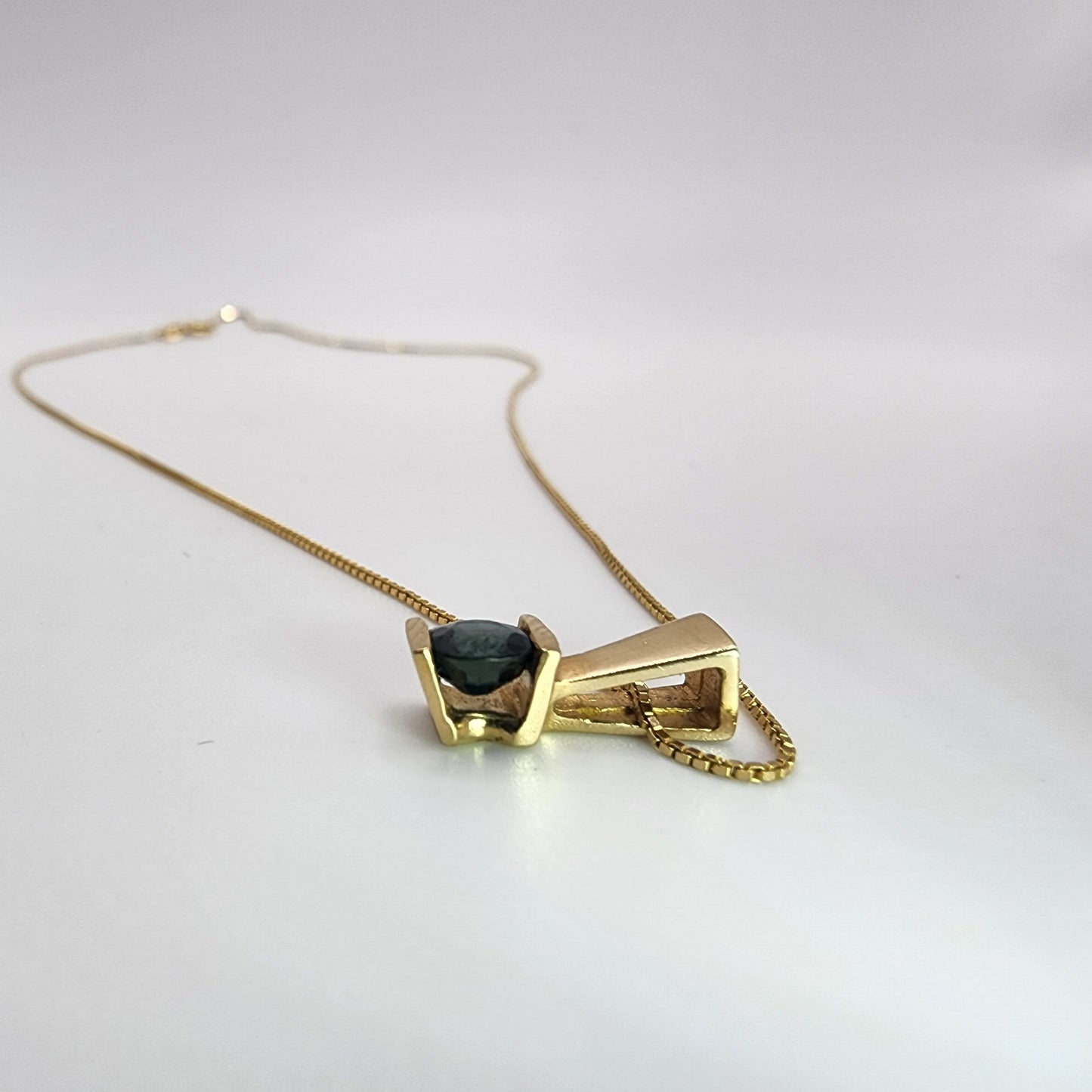 14k Yellow Gold Sapphire Pendant Necklace