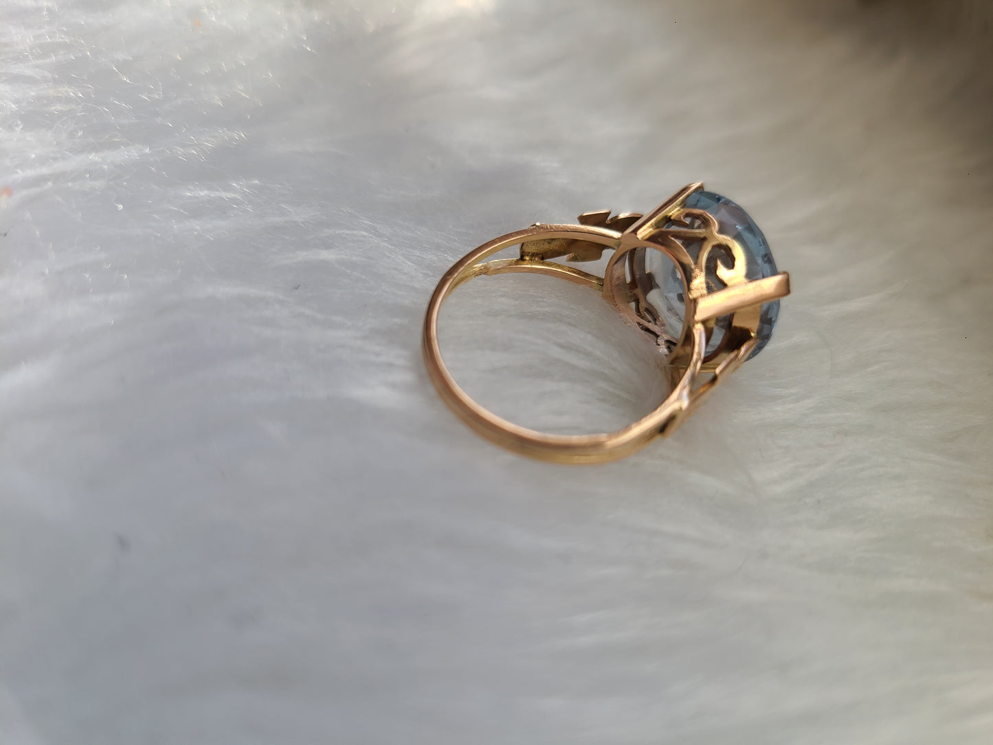 Vintage 12K Gold Ring w/ Large Topaz Stone