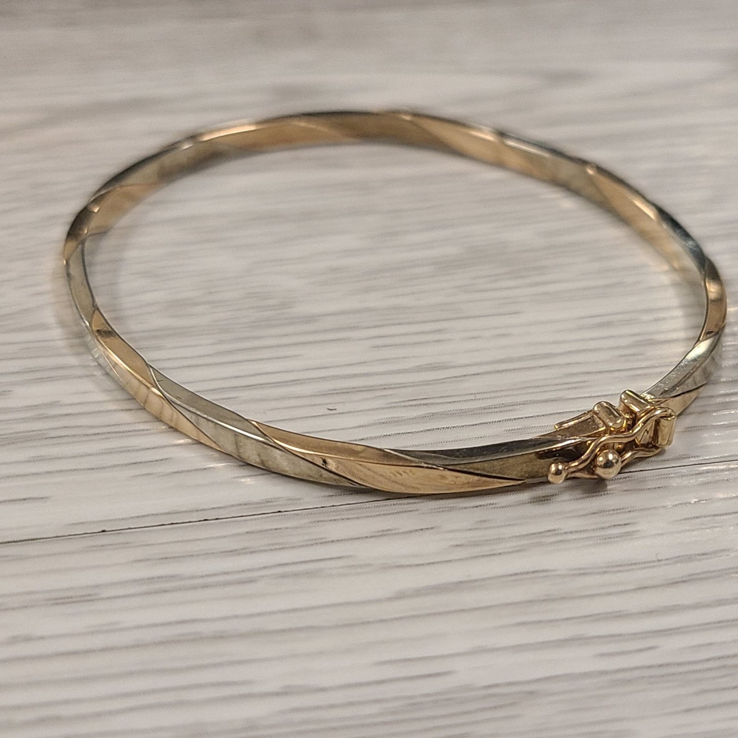 10K Two-Tone Gold Hollow Bangle Bracelet